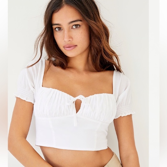 Aritzia White Crop Top - Picture 2 of 11